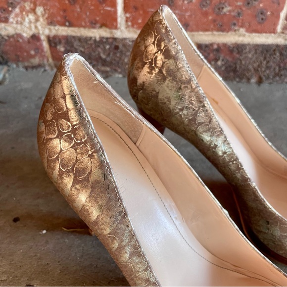 Calvin Klein Sandie Gold Snakeskin Print Faux Wood Peep Toe High Heels - Picture 12 of 13